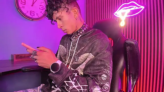 Snapshot of Maximoking26 chatting on March 2, 2026, 3:51 am Maximoking26 online show from March 2, 2026, 3:51 am