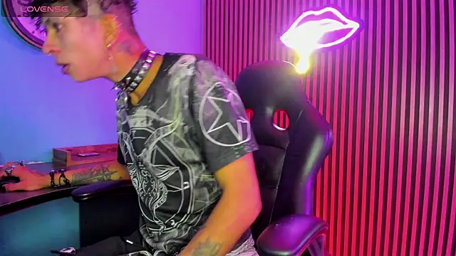 Snapshot of Maximoking26 chatting on February 27, 2026, 12:27 pm Maximoking26 online show from February 27, 2026, 12:27 pm