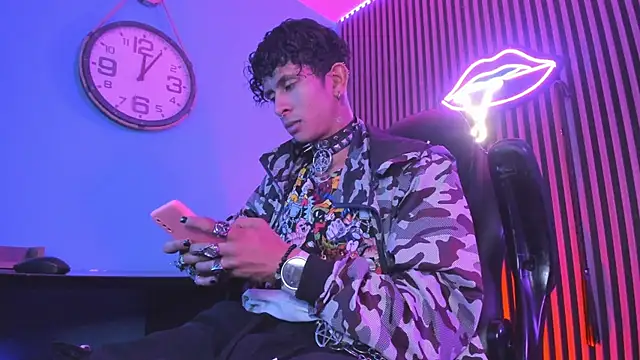 Snapshot of Maximoking26 chatting on February 20, 2026, 4:09 am Maximoking26 online show from February 20, 2026, 4:09 am