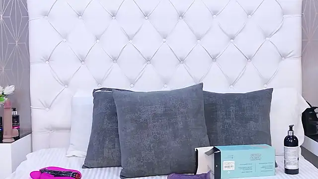 Snapshot of AntonellaEscudero chatting on May 10, 2026, 3:58 pm AntonellaEscudero online show from May 10, 2026, 3:58 pm