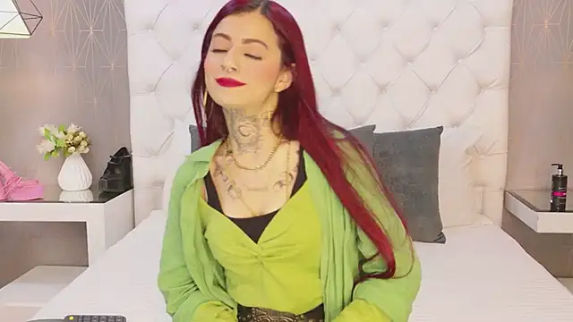 Snapshot of AntonellaEscudero chatting on April 30, 2026, 7:54 pm AntonellaEscudero online show from April 30, 2026, 7:54 pm