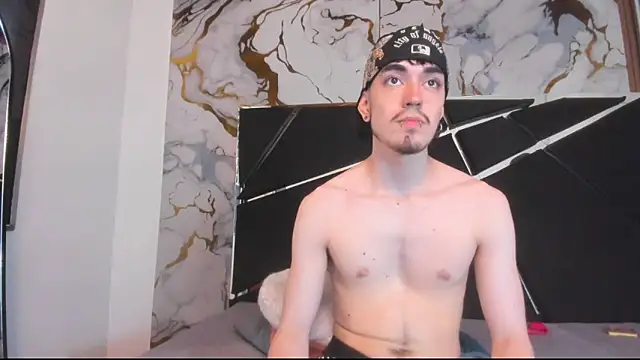 Couple In Heat online show from March 24, 2026, 7:36 pm