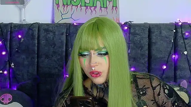 Snapshot of maliciaXpoison chatting on June 27, 2026, 4:18 am maliciaXpoison online show from June 27, 2026, 4:18 am