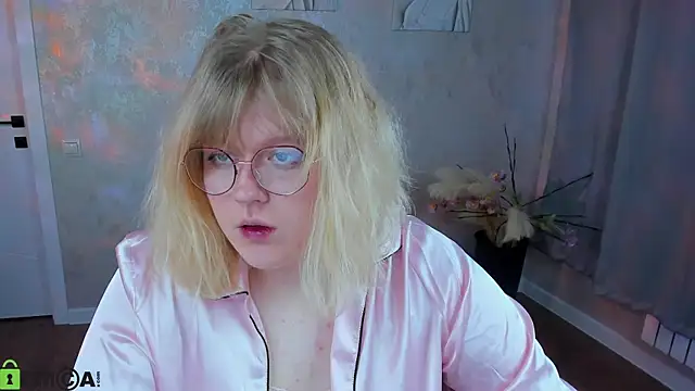 luna c0ra online show from March 24, 2026, 1:05 am