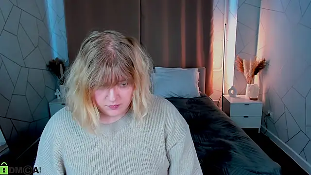 luna c0ra online show from April 4, 2026, 1:12 am