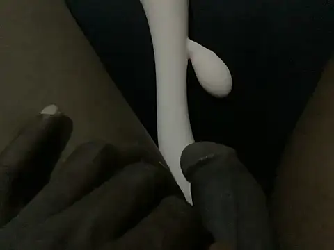 Snapshot of TICKDICK320 chatting on February 16, 2026, 7:12 pm TICKDICK320 online show from February 16, 2026, 7:12 pm