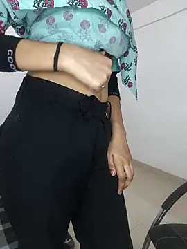 tanzum khan3202 online show from March 7, 2026, 8:32 am