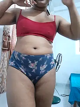 Snapshot of Queen_Saara chatting on March 17, 2026, 11:35 am Queen Saara online show from March 17, 2026, 11:35 am