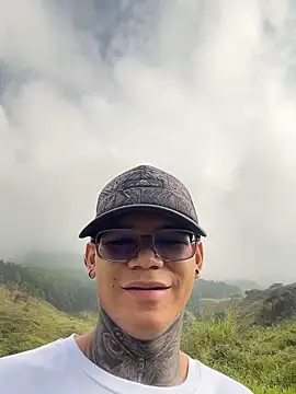 Snapshot of Maxtor_ chatting on February 23, 2026, 1:23 pm Maxtor online show from February 23, 2026, 1:23 pm