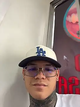 Snapshot of Maxtor_ chatting on February 24, 2026, 7:15 pm Maxtor online show from February 24, 2026, 7:15 pm