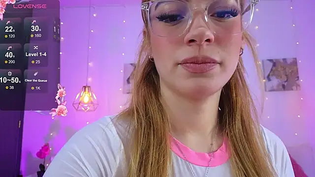 Emma softt online show from April 14, 2026, 3:33 am