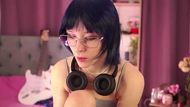 Snapshot of Cyber_psych0 chatting on April 10, 2026, 11:06 am Cyber psych0 online show from April 10, 2026, 11:06 am