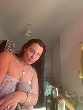 Snapshot of Darkfantisyx chatting on April 2, 2026, 12:45 pm Darkfantisyx online show from April 2, 2026, 12:45 pm