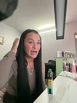 Snapshot of Darkfantisyx chatting on March 13, 2026, 12:32 pm Darkfantisyx online show from March 13, 2026, 12:32 pm