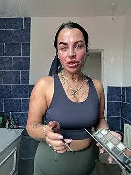 Snapshot of Darkfantisyx chatting on March 31, 2026, 1:46 pm Darkfantisyx online show from March 31, 2026, 1:46 pm