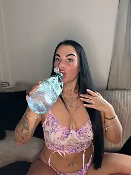 Snapshot of Darkfantisyx chatting on March 12, 2026, 3:38 pm Darkfantisyx online show from March 12, 2026, 3:38 pm