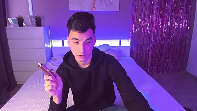 Slendy Knox online show from February 17, 2026, 1:52 pm