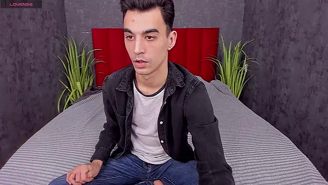 Slendy Knox online show from March 7, 2026, 12:43 pm