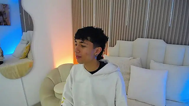Snapshot of Aiden_Rivers_ chatting on March 9, 2026, 12:52 pm Aiden Rivers online show from March 9, 2026, 12:52 pm
