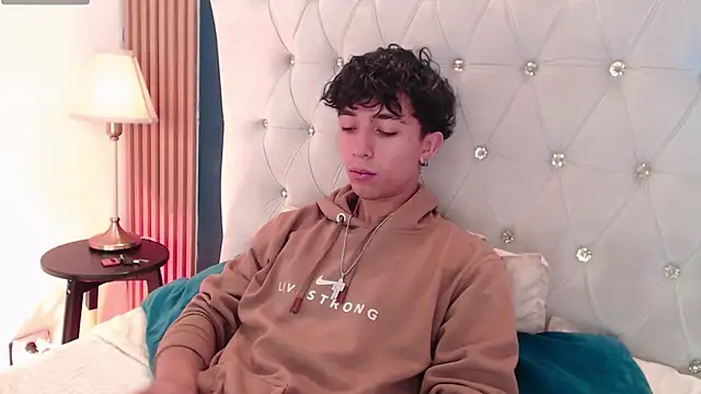 Snapshot of Aiden_Rivers_ chatting on June 5, 2026, 1:06 pm Aiden Rivers online show from June 5, 2026, 1:06 pm