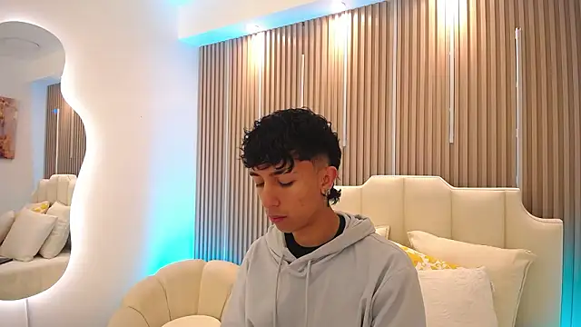 Snapshot of Aiden_Rivers_ chatting on March 18, 2026, 1:13 pm Aiden Rivers online show from March 18, 2026, 1:13 pm