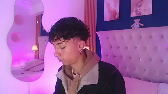 Snapshot of Aiden_Rivers_ chatting on April 8, 2026, 12:50 pm Aiden Rivers online show from April 8, 2026, 12:50 pm