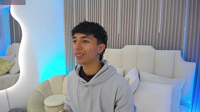 Snapshot of Aiden_Rivers_ chatting on March 10, 2026, 12:53 pm Aiden Rivers online show from March 10, 2026, 12:53 pm
