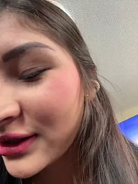 Snapshot of Aylin_fire chatting on March 27, 2026, 6:53 pm Aylin fire online show from March 27, 2026, 6:53 pm