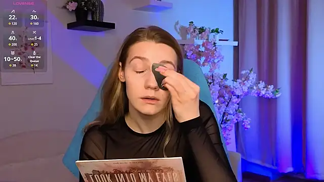 Vanessa  Lui online show from February 28, 2026, 4:17 pm