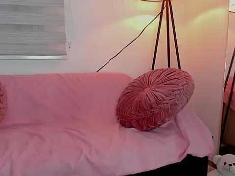 Snapshot of yourlollypetite chatting on March 11, 2026, 1:54 am yourlollypetite online show from March 11, 2026, 1:54 am