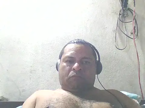 DesexedCooler online show from June 17, 2026, 11:14 pm