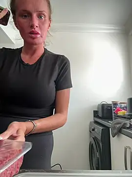 jadey19x online show from April 26, 2026, 12:13 pm