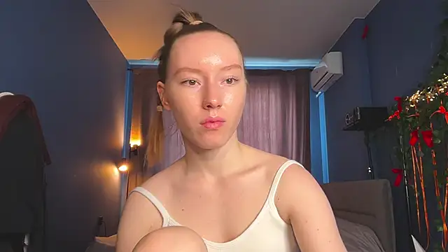 Snapshot of Anna_Kare chatting on April 13, 2026, 12:42 pm Anna Kare online show from April 13, 2026, 12:42 pm