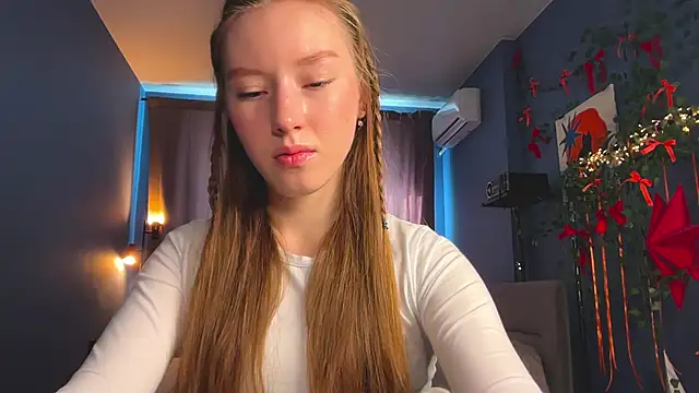 Snapshot of Anna_Kare chatting on March 8, 2026, 7:33 am Anna Kare online show from March 8, 2026, 7:33 am