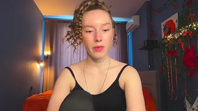 Snapshot of Anna_Kare chatting on April 2, 2026, 10:44 am Anna Kare online show from April 2, 2026, 10:44 am