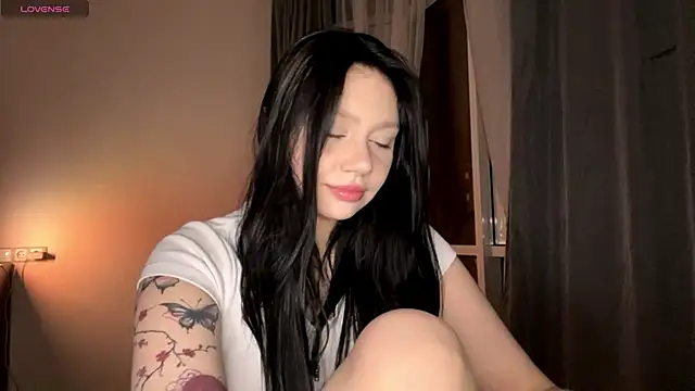 Snapshot of RaquelsHusband chatting on February 19, 2026, 2:25 pm RaquelsHusband online show from February 19, 2026, 2:25 pm