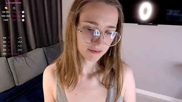 AshleyyJones online show from June 26, 2026, 3:18 pm