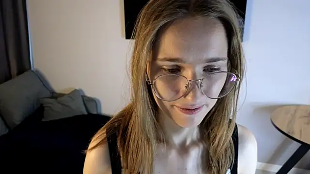 AshleyyJones online show from June 28, 2026, 2:12 pm