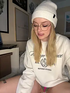 melanieTesss online show from March 29, 2026, 11:23 am