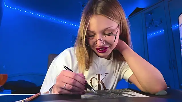 Stefifany online show from February 16, 2026, 4:16 pm