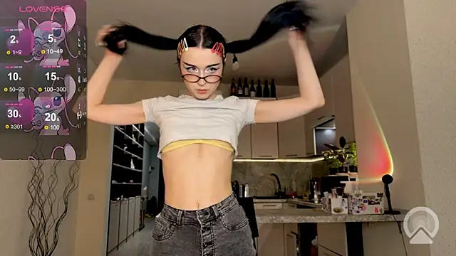 alicelanei online show from May 7, 2026, 7:28 pm