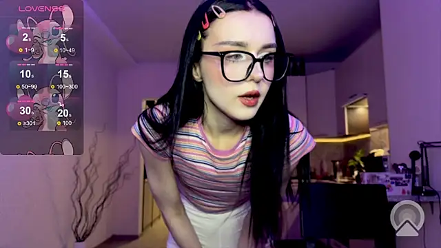 alicelanei online show from May 27, 2026, 7:21 pm
