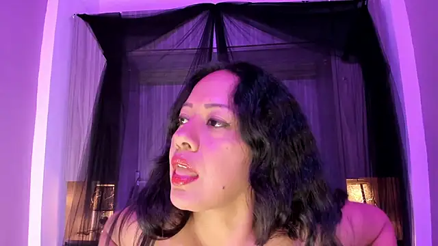 AllieBennet online show from June 23, 2026, 7:34 pm