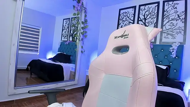 vanessagp online show from April 29, 2026, 5:30 pm