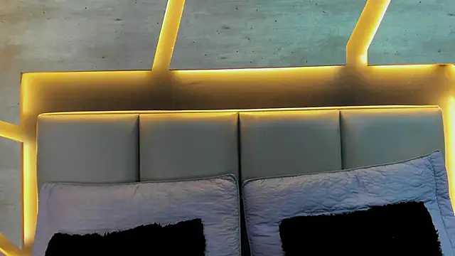 Snapshot of SilkNyx chatting on February 24, 2026, 1:23 pm SilkNyx online show from February 24, 2026, 1:23 pm