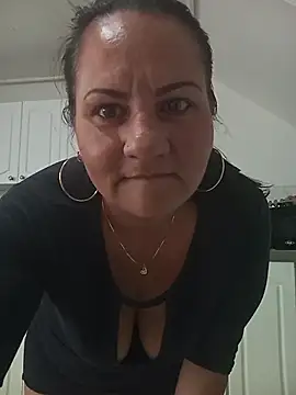 Snapshot of Mishell_Perez chatting on February 25, 2026, 7:03 pm Mishell Perez online show from February 25, 2026, 7:03 pm