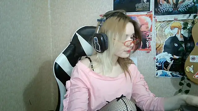 MilaTyan online show from April 3, 2026, 5:08 pm