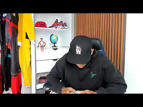 Snapshot of yandi_hot chatting on February 18, 2026, 2:02 pm yandi hot online show from February 18, 2026, 2:02 pm