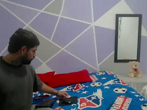 Snapshot of couple__hott069 chatting on March 3, 2026, 6:31 am couple hott069 online show from March 3, 2026, 6:31 am