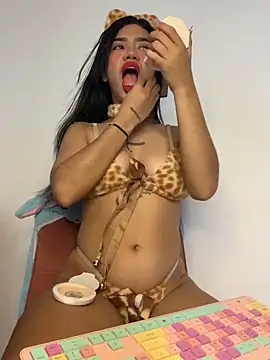 Snapshot of Lily_em chatting on June 11, 2026, 1:19 pm Lily em online show from June 11, 2026, 1:19 pm